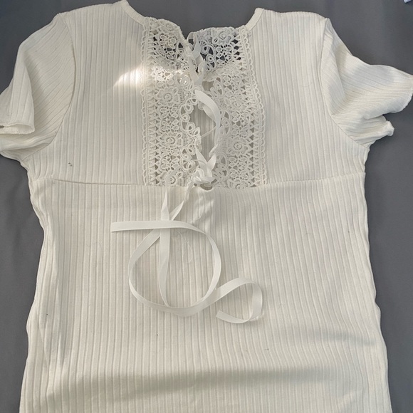 White shirt - Picture 2 of 2